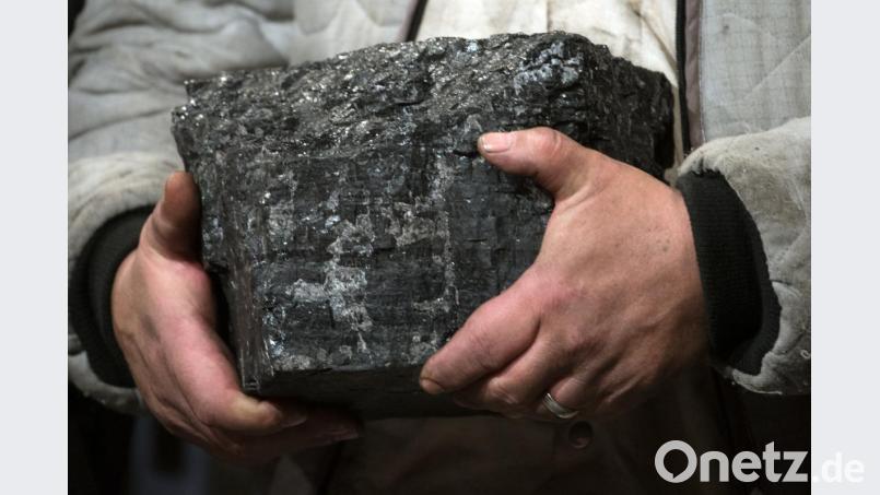 Für den Strukturwandel in den großen Abbauregionen Deutschlands wird mehr als nur ein großer Batzen Kohle benötigt. Symbolbild:  Federico Gambarini/dpa
