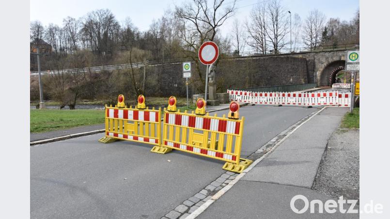 Der "Mausloch" genannte Durchlass durch die Bahn zwischen Windischeschenbach und Neuhaus ist wegen Bearbeiten am Kanal komplett gesperrt. Nicht einmal Fußgänger können dort derzeit durch. Bild: ui