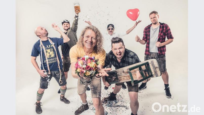 Die Troglauer Buam: Am Freitag, 17. Mai, ist die Oberpfälzer Band mit ihrer „Heavy Volxmusic“ zu Gast in Hahnbach. Bild: Holger Fichtner &amp; Patrick Schneiderwind