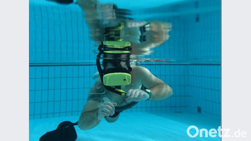Mit dem Virtual-Reality-Schnorcheln ist es möglich, schwerelos in eine faszinierende Unterwasserwelt einzutauchen. Der große Tauchgang findet am Samstag, 27. April, im Kurfürstenbad statt. Bild: Wiegand.Maelzer GmbH