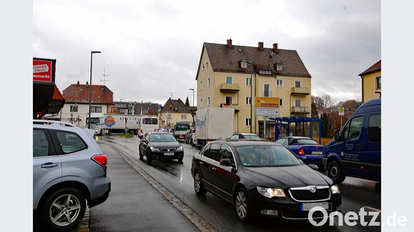 In der Hofgartenstraße wird es wie bereits im Spätherbst durch die Umleitung der gesperrten B 85 zu viel mehr Verkehr kommen. Bild: Andreas Royer