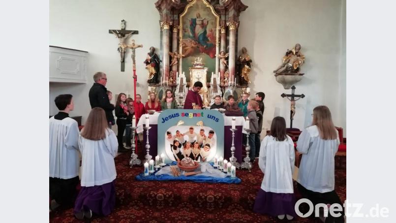Zahlreiche Gläubige hatten sich zum Familiengottesdienst versammelt. Bild: exb