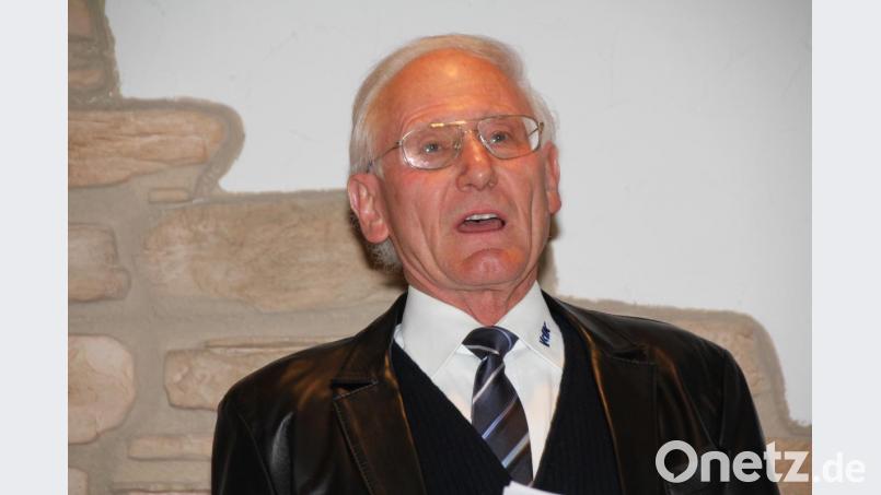 Der stellvertretende VdK- Kreisvorsitzende und Vorsitzende des VdK Ortsverbandes Nabburg, Engelbert Ehbauer, zeigte die rasante Aufwärtsentwicklung des VdK auf Kreis- und Landesebene auf. Bild: frd
