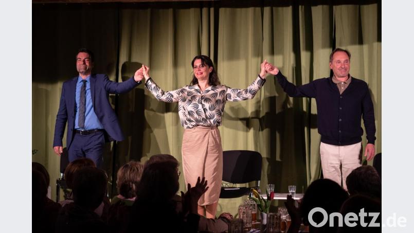 Viele Lacher und interessante Einblicke. Theater und Zoigl am Schafferhof, veranstaltet vom Rotary Club Weiden-Max Reger, hat für einige sehr vergnügliche und unterhaltsame Stunden gesorgt - und für Spenden für den guten Zweck. Bild: pml