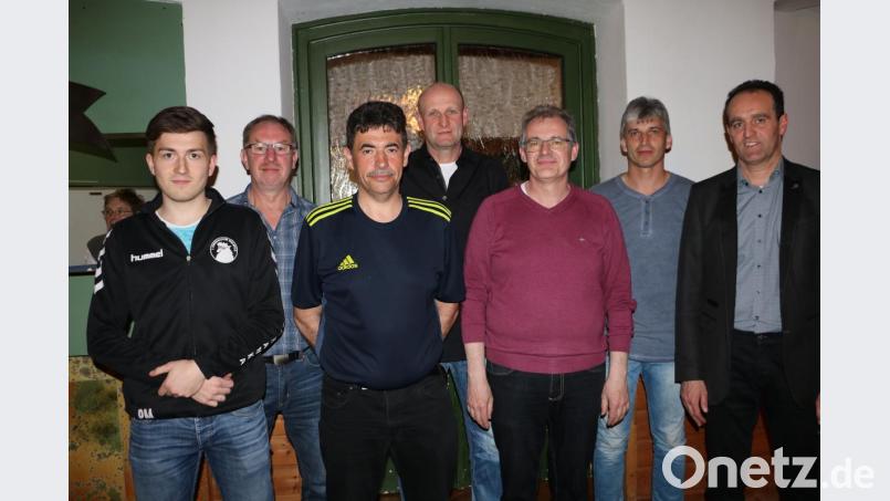 Der neue Vorstand: Von links Markus Paulus, Karl Fischer, Manfred Bär, Manfred Rupprecht, Michael Heldrich, Manfred Pirner, Hans-Jürgen Strehl. Bild: gru