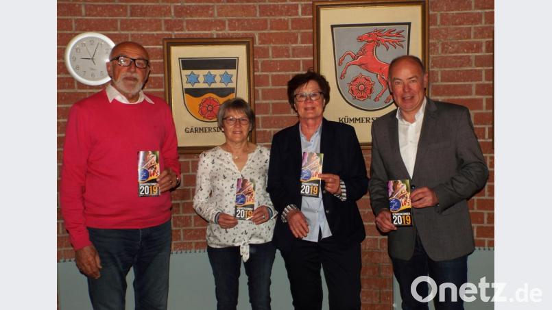 Bei der Programmvorstellung (von links): Alois Schwanzl, Ingrid Käsewieter, Monika Rambach und Bürgermeister Roland Strehl. Bild: e