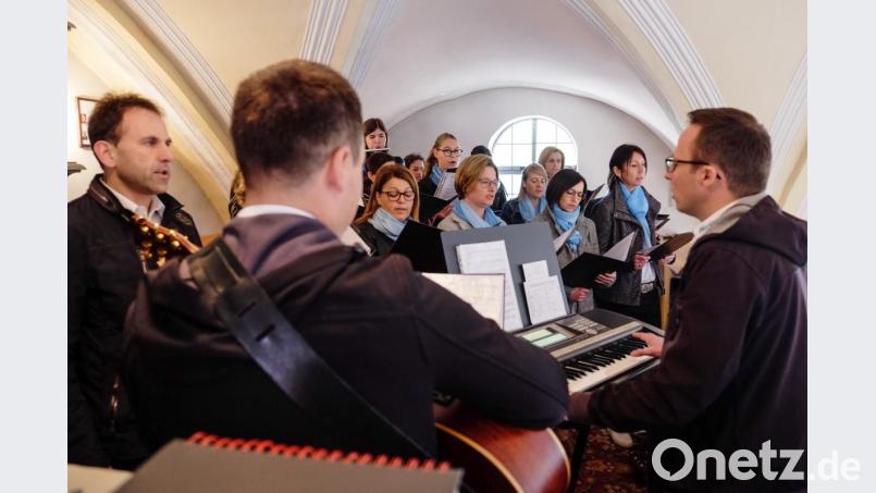 Der Chor Horizont sorgte für eine stimmungsvolle Gestaltung des Gottesdienstes rund um das Thema Vergebung. Bild: tkr