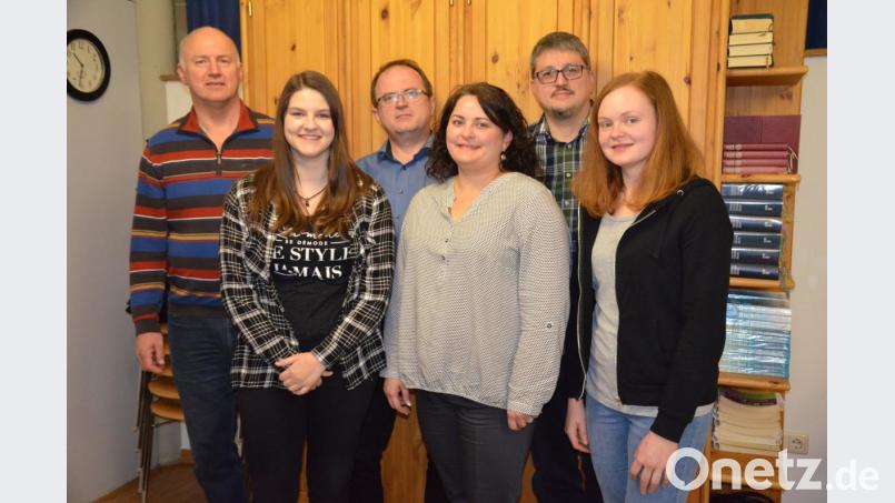 Das ist der neue gewählte Vorstand des Bezirksposaunenchors Weiden: (von links nach rechts) Kassier Oskar Burkhardt, Stellvertretende Bezirksposaunenchorleiterin Christiane Bayer, Bezirksobmann Richard Riedel, Bezirksposaunenchorleiterin Ulrike Kummer, Schriftführer Jürgen Schlosser und Stellvertretende Bezirksobfrau Ingrid Janner. Bild: amü