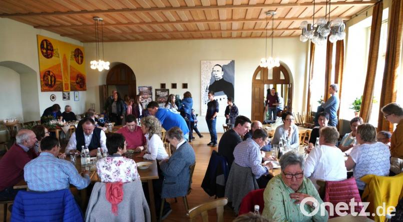 Das Fastenessen der Katholischen Landjugend ist gut besucht. Bild: fvo