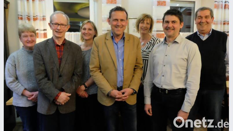 Dem Vorstand des BLLV-Kreisverbandes gehören an (von links): Irmgard Hermann, Karl Schimmer, Diana Neidhardt, Edgar Hanner, Christa Wilhelm, Michael Koppmann und Josef Schießl. Nicht im Bild sind Oliver Vogel, Heidi Schwendner und Herbert Rohrwild. Bild: ohr