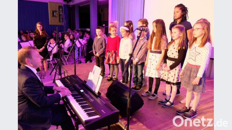 Der Kinderchor begeistert die Zuhörer. Bild: do