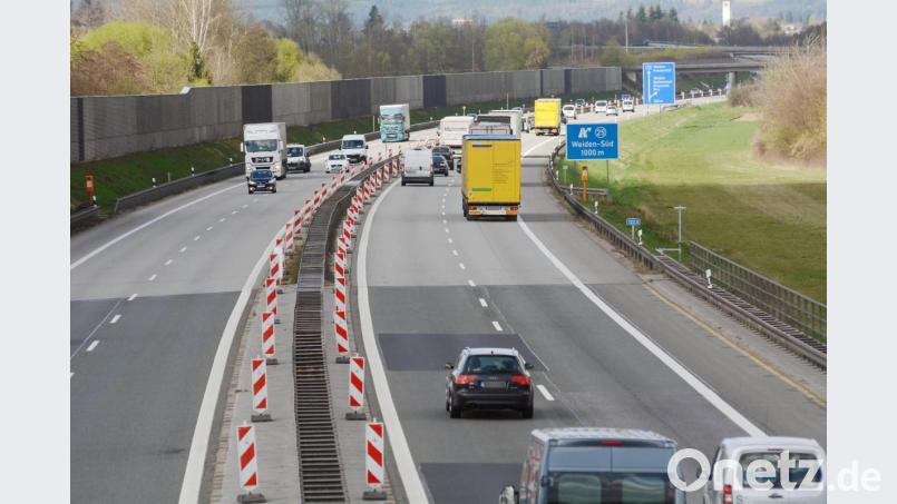 Die A 93 bei Weiden-Süd. Ist im Grünstreifen noch Platz für Stromleitungen? Bild: Gabi Schönberger
