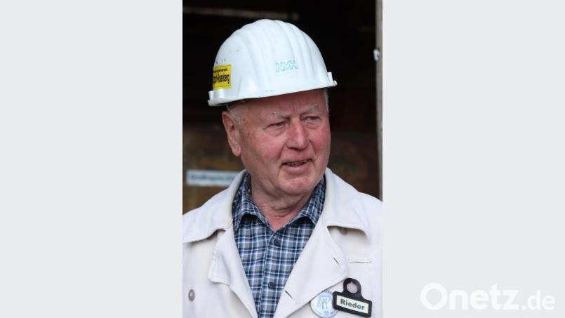Zum letzten Mal führte Jupp Rieder Gäste durch den Bergbau-Schaustollen Max. Bild: mfh