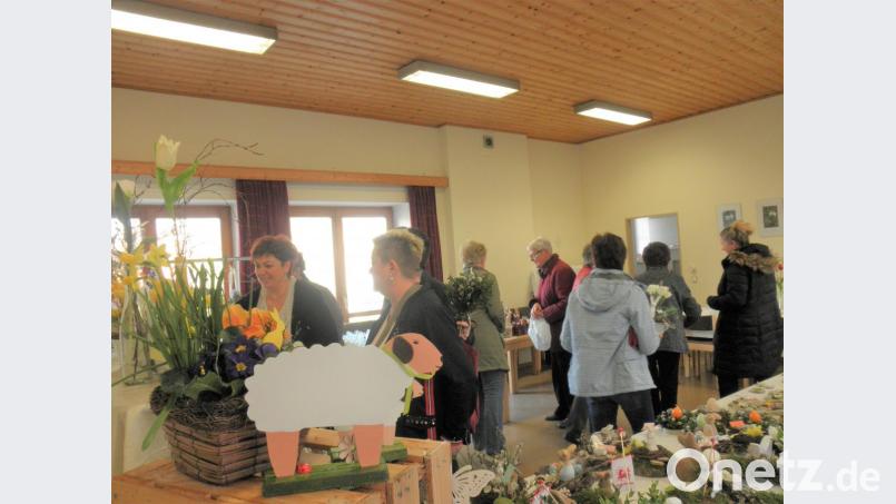 Ausschnitt aus dem Osterbasar des Katholischen Frauenbundes. Bild: tu