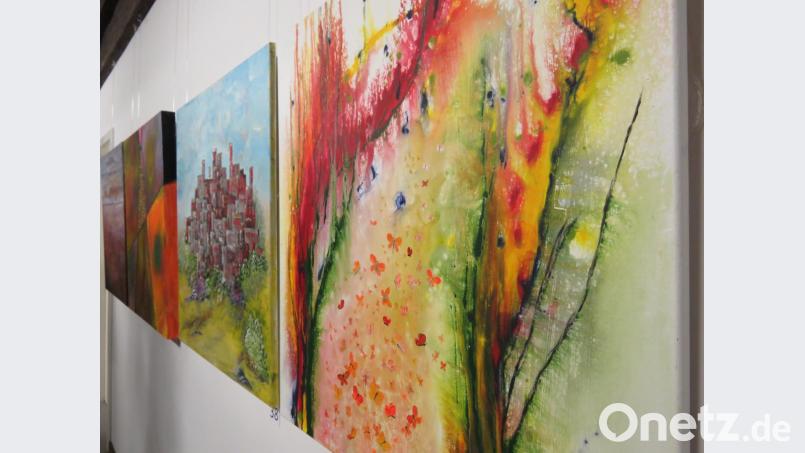 Bunt ist der &quot;Wendekreis&quot; der Künstlerin, die sich in Richtung abstrakte Kunst gewagt hat. Bild: ubb