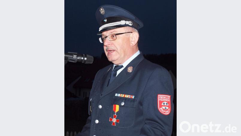 Um das Fahrzeug nun in Dienst nehmen zu können, erinnerte Kommandant Günter Schindler, seien bereits intensive Ausbildungs- und Übungsabende mit Aktiven sowie Jugendfeuerwehr abgehalten worden. Bild: sön