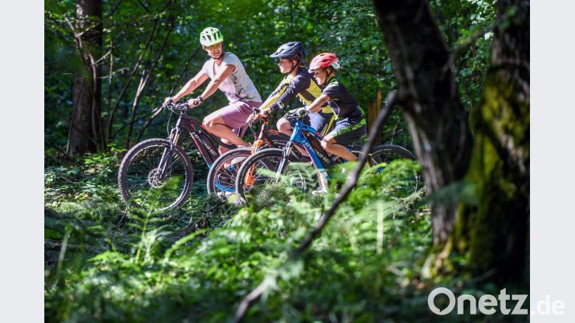 Die Oberpfalz bietet mit ihrem Netz an Radwegen für jeden Fahrradfahrer etwas. Besonders Familien können fernab vom Straßenverkehr an Flüssen oder auf ehemaligen Bahntrassen entspannt radeln. Bild: Source www.pd-f.de / Messe Friedrichshafen