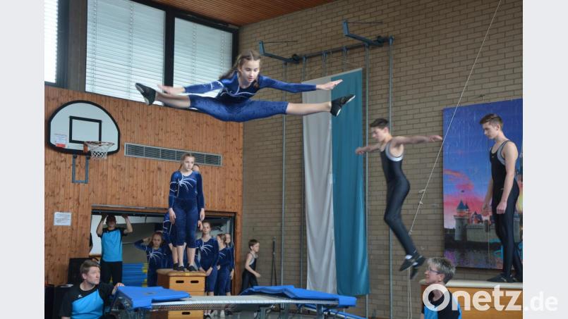 Nicht fehlen dürfen im Programm akrobatische Einlagen. Bild: jr