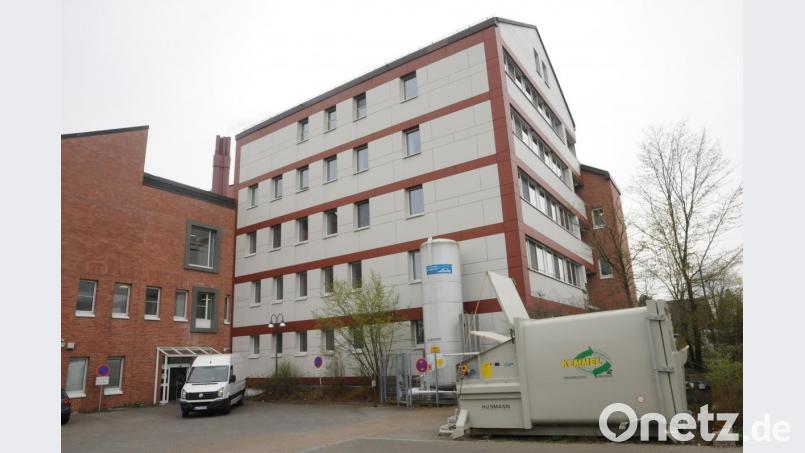 Der sogenannte Rucksackbau hat sich inzwischen als abbruchreif erwiesen. An seine Stelle soll ein Neubau treten. Bild: ge