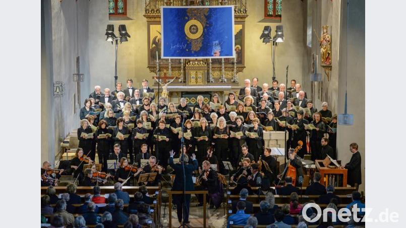 Mozart-Requiem in Schwandorf: Der Oratorienchor Schwandorf singt zusammen mit dem Chor des Collegium musicum Regensburg. Bild: Claudia Seitz