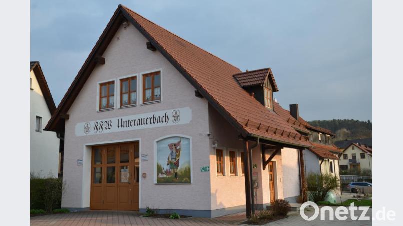 Seit Ende der neunziger Jahre Heimat der FFW Unterauerbach: das neue Feuerwehrhaus an der Schwarzacher Straße. Bild: ga