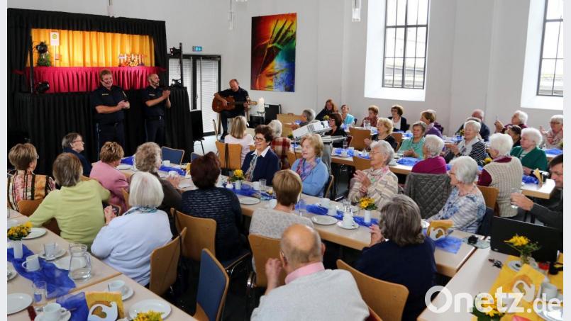 Für den evangelischen Seniorenkreis in Schwandorf (Bild) wäre es in der Regel kein Problem gewesen, die alten Fördergrenzen zu überspringen. Aber es gibt auch kleinere Seniorenclubs, die sich bislang damit härter taten. Das soll nun besser werden. Bild: Thomas Dobler