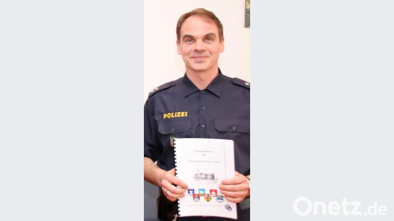 Markus Schlegel von der Polizei in Neunburg vorm Wald versicherte, &quot;nach wie vor gibt es bei uns im Inspektionsbereich keinen Unfallschwerpunkt&quot;. Bild: Thomas Dobler