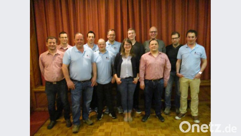 Die neue Vereinsführung des Skiclub Unterweißenbach mit Vorsitzendem Markus Hiltel (Dritter von links). Bild: bra