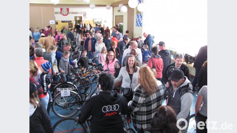 Groß war am Sonntag der Besucherandrang bei der Radbörse der AsF-Frauen. Bild: sei