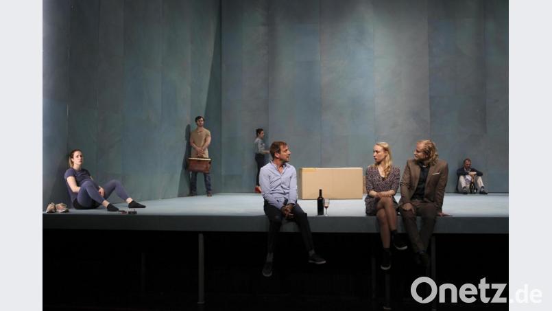 Das Theater Regensburg spielt &quot;Vor Sonnenaufgang&quot; von Ewald Palmetshofer nach Gerhart Hauptmann. Bild: Marion Bührle