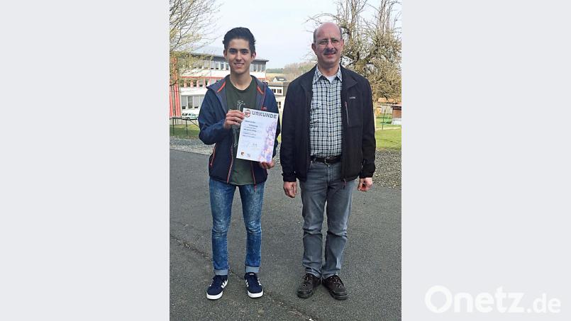 Jakob Zeitler (links) mit seinem Ausbilder Christian Kausler. Bild: ü
