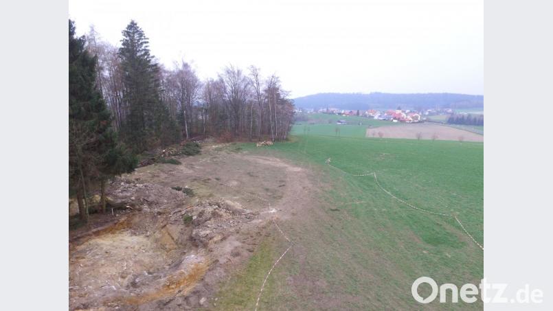 Was bleibt? Zwei Gruben und ein Schuttberg. Die Grabungsstätte am Mittwoch. Bild: Ascherl, Michael