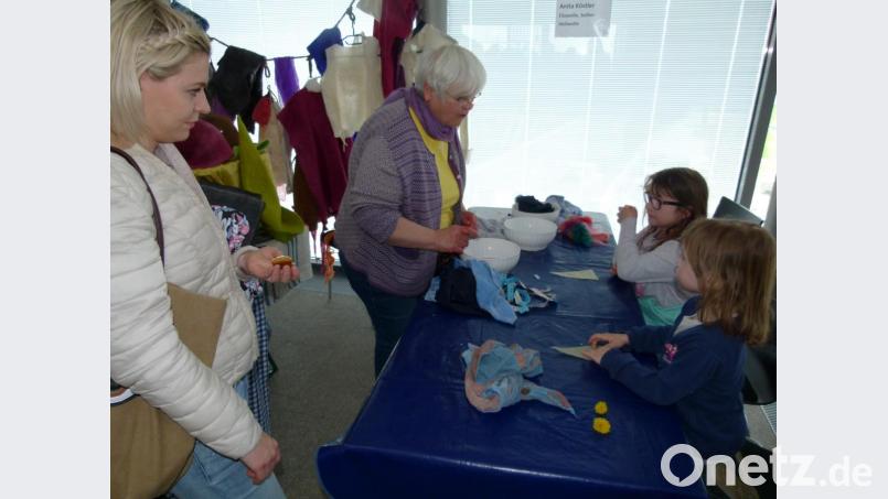 Filzen stand für die Kinder als Zeitvertreib im Programm. Bild: bgl