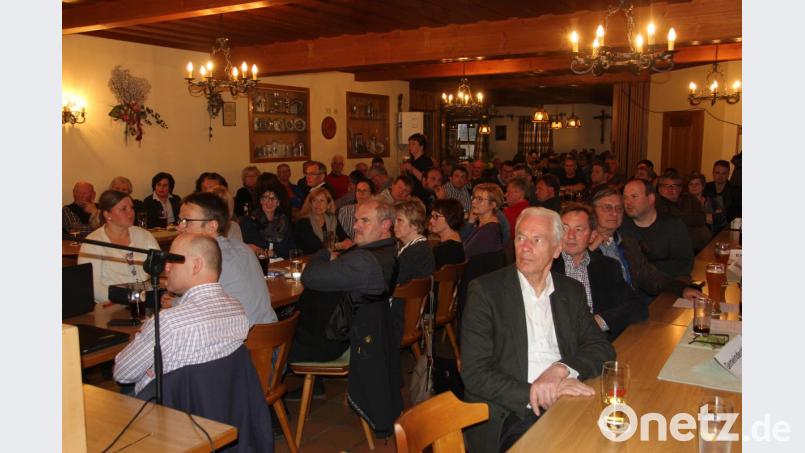 Bei der Bürgerversammlung war der Saal und das Gasthaus in Trisching bis auf den letzten Platz besetzt. Bild: ral