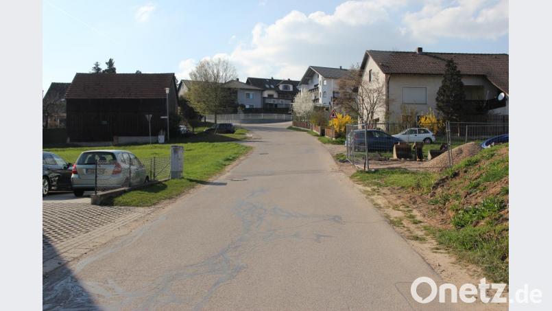 Die Straße am Schulberg in Rottendorf soll noch in diesem Jahr saniert werden. Bild: ral