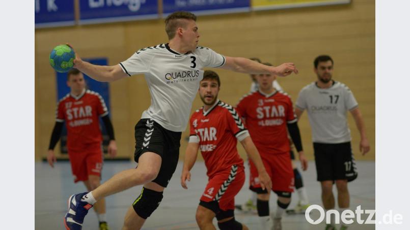 Oliver Landgraf (Nummer 3/Szene aus einem anderen Spiel) traf acht Mal gegen die SG Naabtal. Doch auch er konnte die Derby-Pleite nicht verhindern. Bild: ham