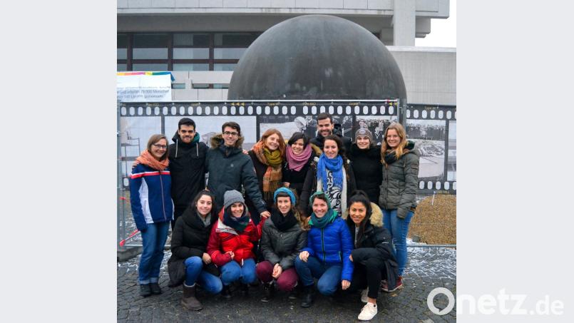 Das Team von „cinEScultura“ sorgt zum zwölften Mal für ein Stück Spanien in Regensburg. Bild: wsu