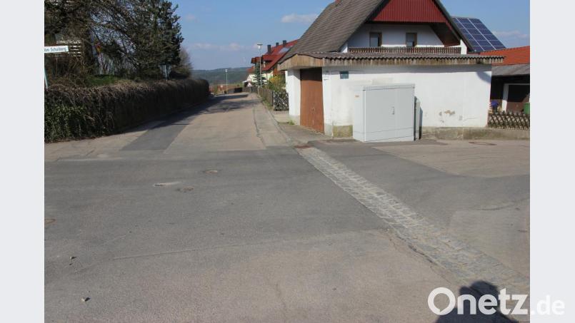 Für den Schulberg und hier die Hohersdorfer Straße in Rottendorf gibt es Förderung. Bild: ral