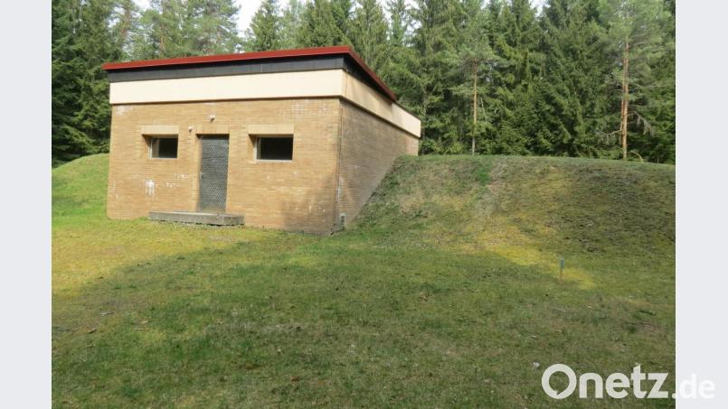 Von außen sieht der Hochbehälter Roßhaupt noch recht passabel aus. Doch 55 Jahre lügen nicht. Der Stadtrat entschied sich für die Variante "Neubau". Bild: kö