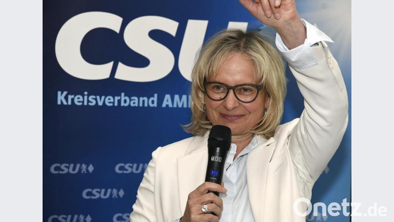 Sie gibt sich nicht nur selbstbewusst, sie ist es auch. Die neue Kreisvorsitzende der Amberger CSU, Michaela Frauendorfer, fährt jedoch ein deutlich schlechteres Wahlergebnis als ihr Vorgänger ein. Bild: Petra Hartl