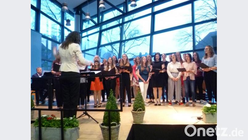 Viel Applaus bekamen die jungen Künstler beim Frühjahrskonzert des Carl-Friedrich-Gauß-Gymnasiums. Bild: tie