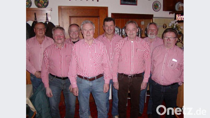 Die "Wurzer Hogerer" haben ihren Vorstand neu gewählt. Günther Liebs (von links) bleibt Schriftführer, Georg Fütterer Beisitzer, Hans Konopka kommt als neuer Beisitzer hinzu, Karl Schedl ist weiterhin Vorsitzender, Rudi Kreuzer bleibt Beisitzer, Reinhard Grüner Zweiter Vorsitzender, Josef Schmid Kassier und Rudi Meier ist weiterhin Beisitzer. Bild: tok