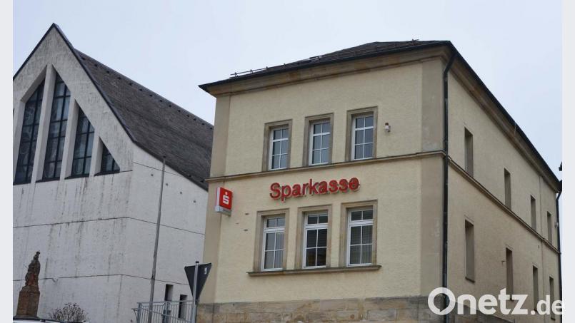 Die Geschäftsstelle der Sparkasse im Marktzentrum ist nach den Worten von Vorstandsvorsitzendem Josef Pflaum nachhaltig gesichert. Bild: ü