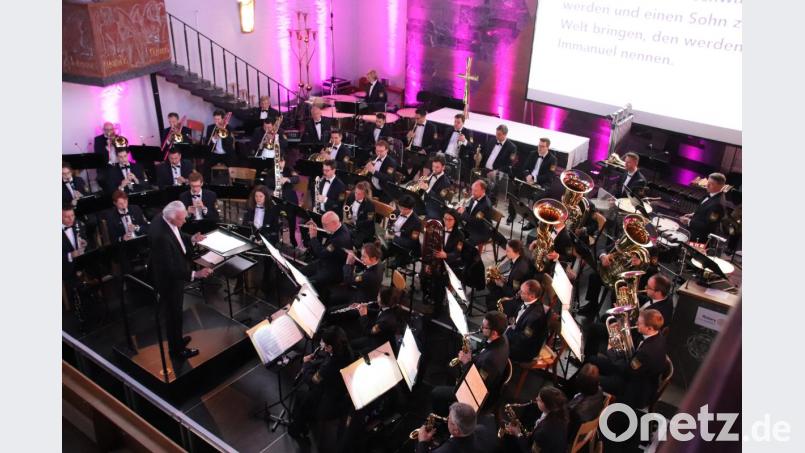 Das Polizeiorchester Bayern malte mit bewegenden Klängen die Lebensgeschichte Jesu. Bild: cog