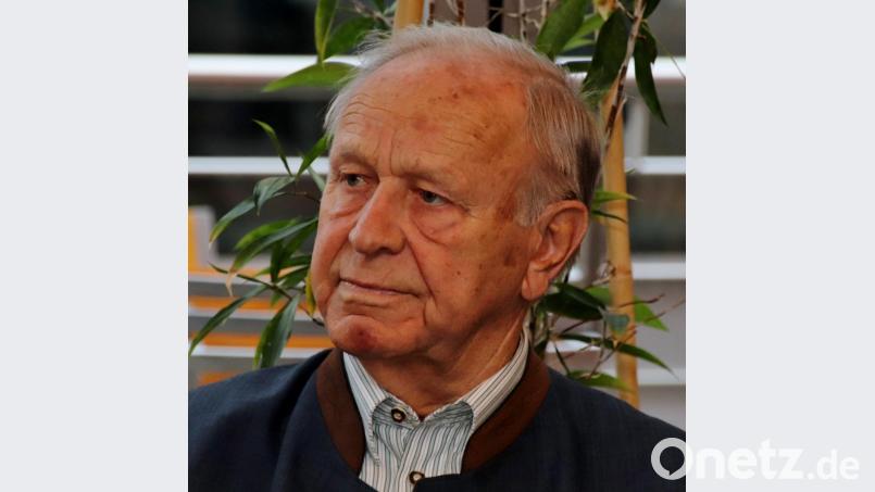 Altlandrat Hans Schuierer als Gast der Vernissage Bild: Thomas Dobler