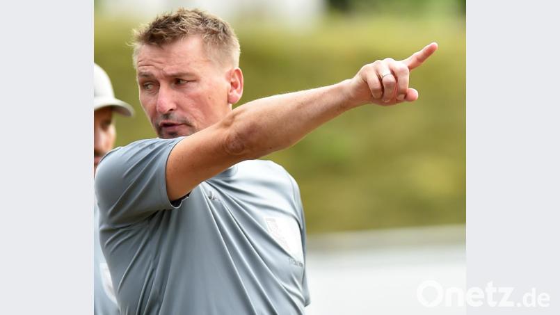 Bernd Häuber kehrt an seine alte Wirkungsstätte zurück: Der Trainer des TSV Eslarn kennt seine frühere Mannschaft, die DJK Neustadt, in- und auswendig. Bild: A. Schwarzmeier