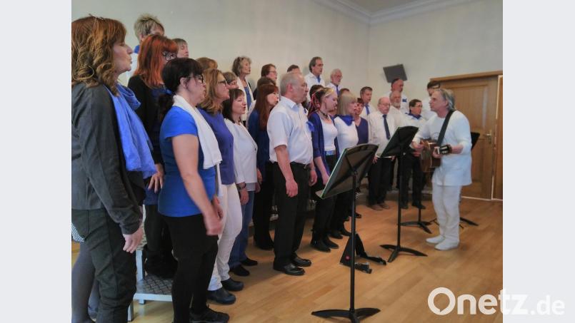 Der Multichor der Städtischen Sing- und Musikschule Sulzbach-Rosenberg begeisterte Bild: mma