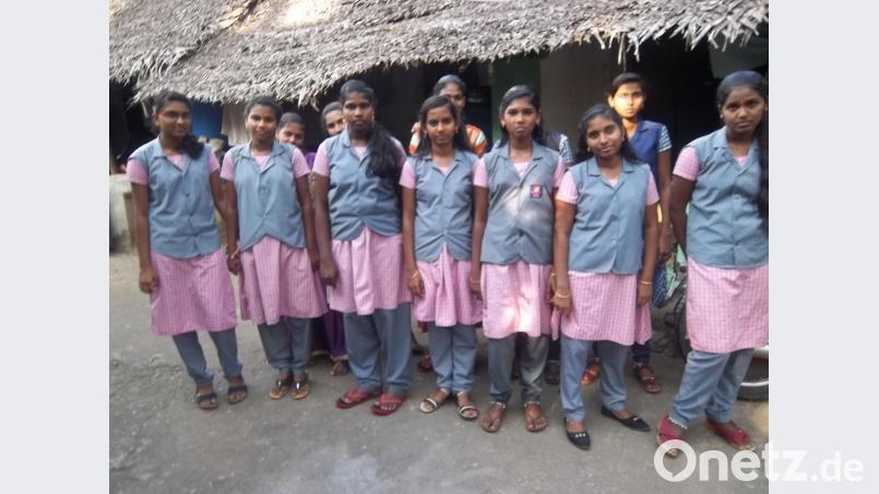 Mit Spenden von "Zukunft in Würde" wird auch einheitliche Schulkleidung mitfinanziert. Bild:  Pennoraj Tharmakkan