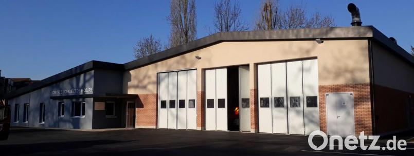 Drei Stellplätze sind in dem neuen Feuerwehrgerätehaus in Waldsassens Partnerstadt Marcoussis entstanden. Bild: exb