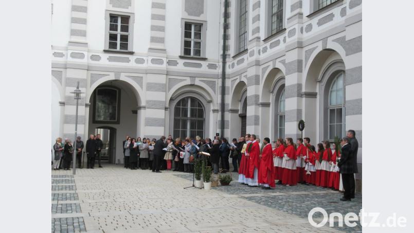 Palmweihe im Hof des Klosters Waldsassen. Bild: kgg